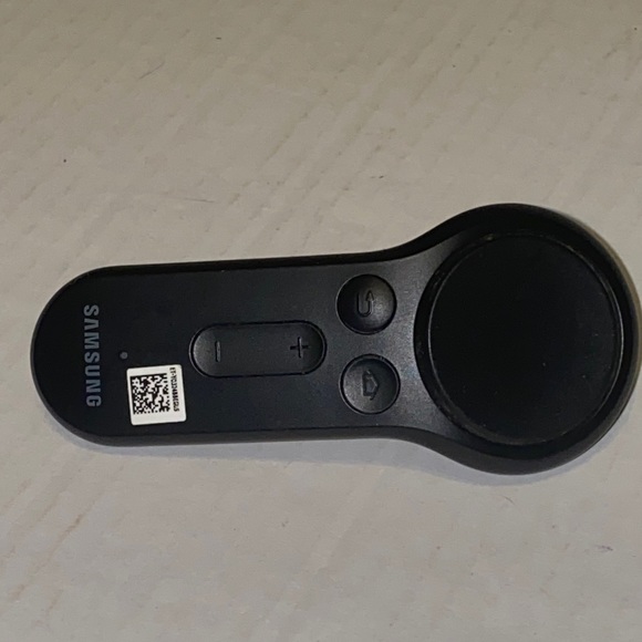 Samsung Gear VR ET-YO324 Black Controller - Picture 3 of 12